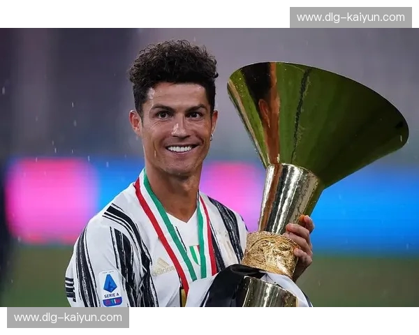 绿茵场上的王者对决：C罗与《VS岚》的激情碰撞